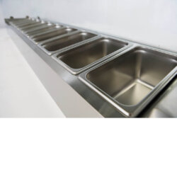 Statische Kühlvitrine für professionelle Pizzeria 200cm +2°+8° C 10 GN 1/4 Tabletts Statische Kühlvitrine für professionelle Pizzeria 200cm +2°+8° C 10 GN 1/4 Tabletts