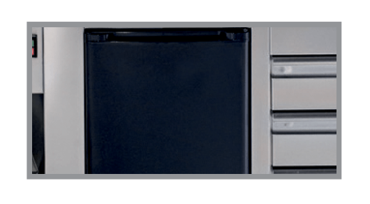 Pizzastation auf Rädern, komplett mit Pizzatheke, Knetofen, Kühlschrank und Vitrine Pizzastation auf Rädern, komplett mit Pizzatheke, Knetofen, Kühlschrank und Vitrine